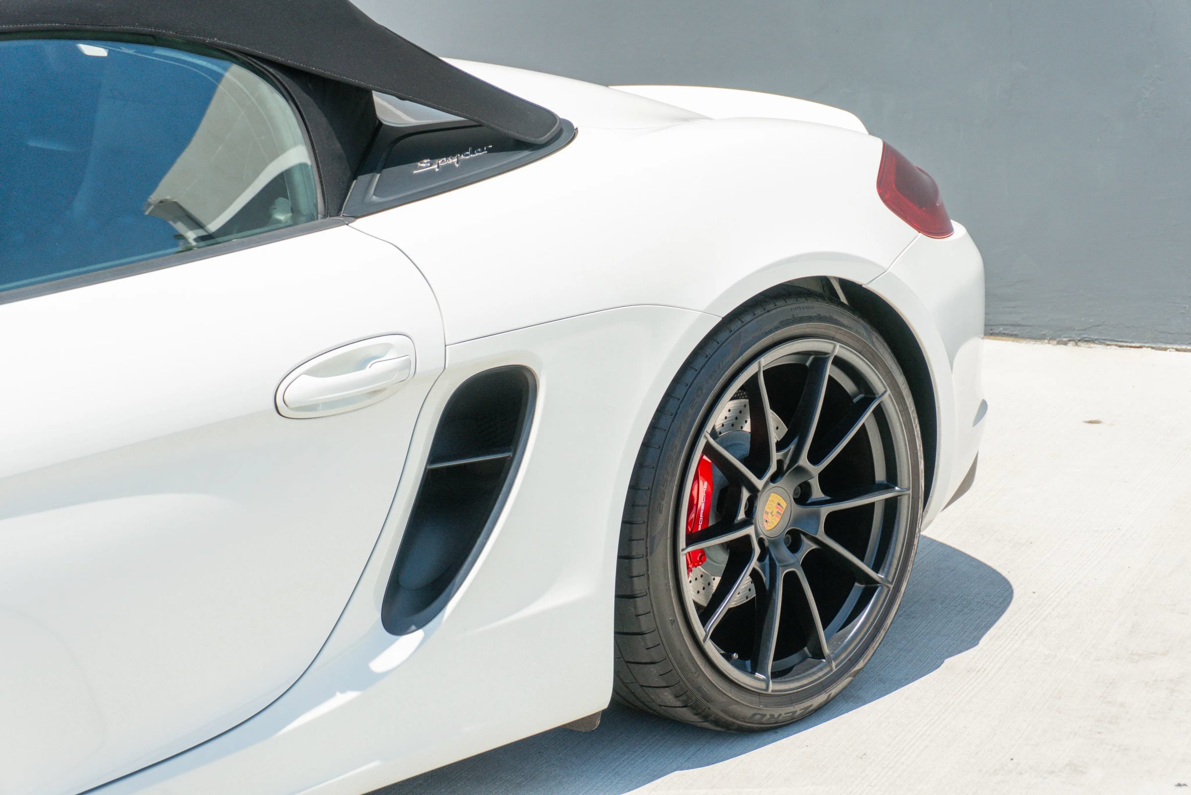 Used 2016 Porsche Boxster Spyder RWD image 28