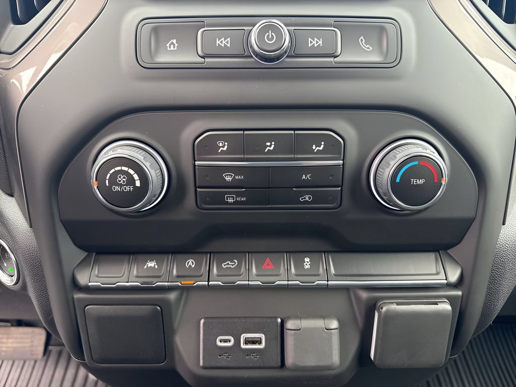 Used 2025 Chevrolet Silverado 1500 Custom w/ Turbomax Blackout Package AWD/4WD image 23