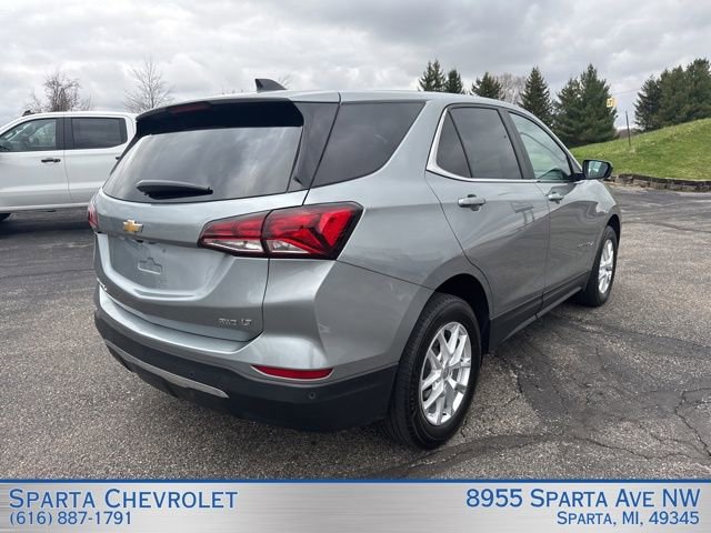 Used 2024 Chevrolet Equinox LT AWD/4WD image 3