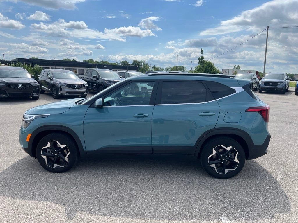 Used 2024 Kia Seltos EX AWD/4WD image 5