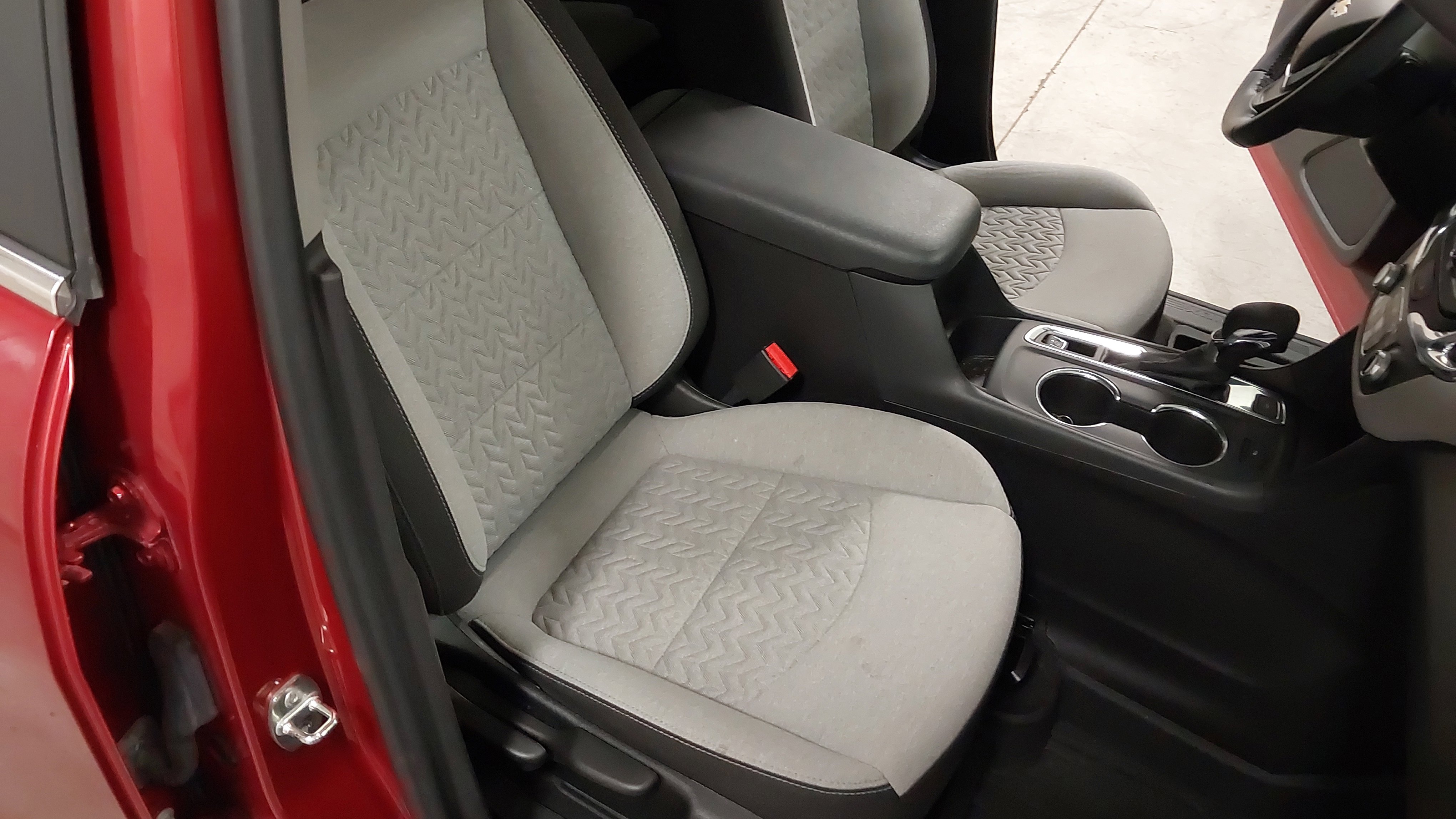Used 2024 Chevrolet Equinox LT w/ LPO, Floor Liner Package image 28