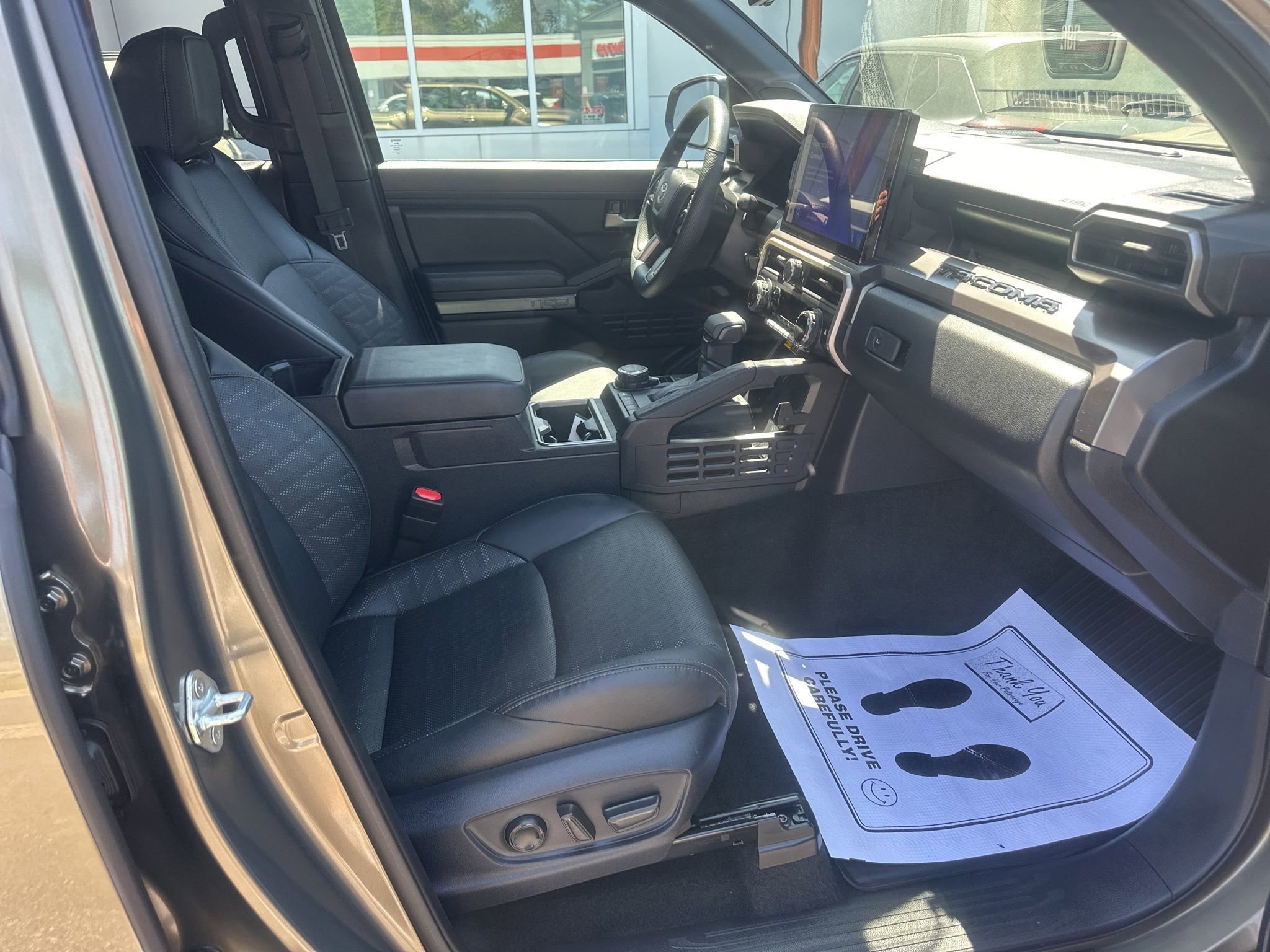 Used 2024 Toyota Tacoma TRD Sport w/ TRD Sport Premium Package AWD/4WD image 11