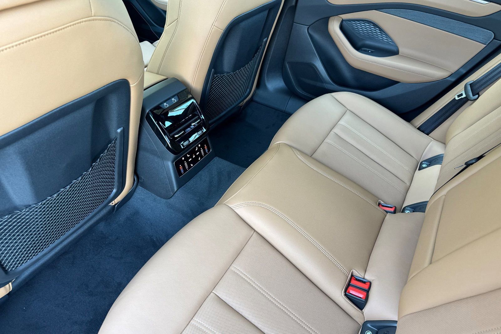 New 2026 Audi A6 Premium Plus AWD/4WD image 9