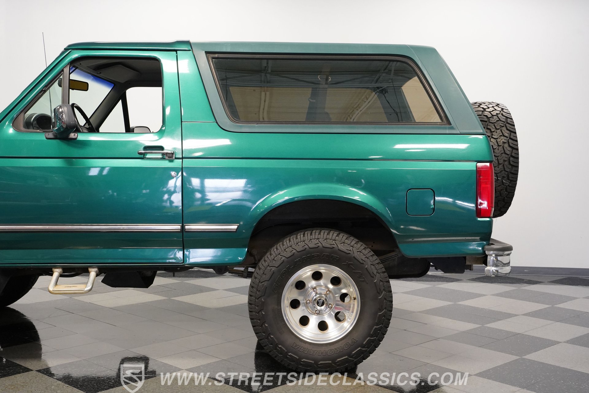 Used 1996 Ford Bronco XLT image 24