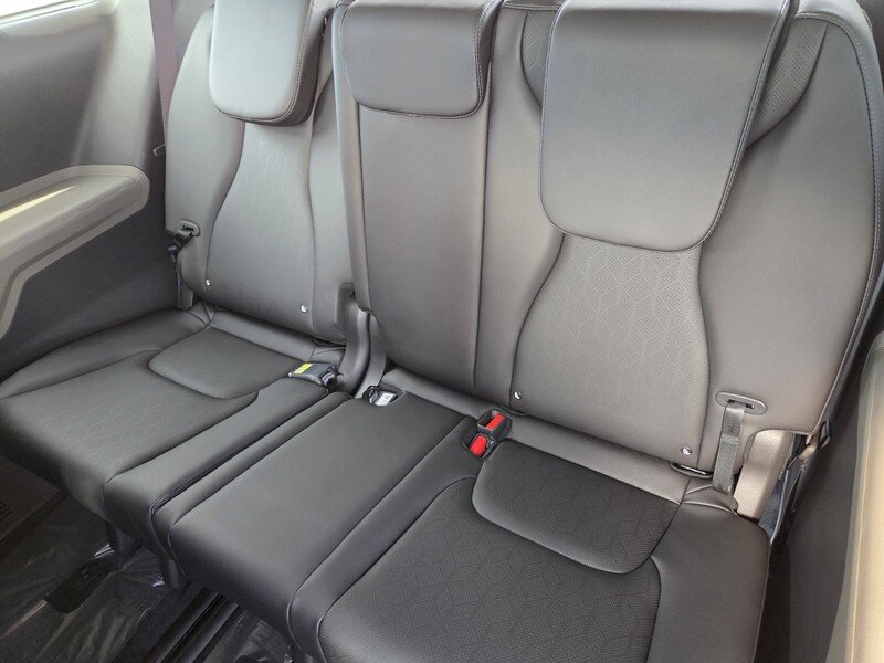 New 2026 Kia Carnival SX FWD image 9