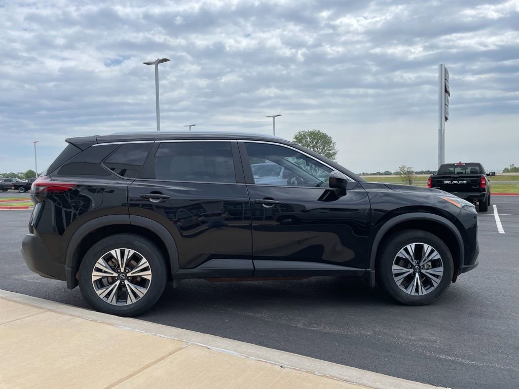 Used 2023 Nissan Rogue SV w/ SV Premium B Package FWD image 4