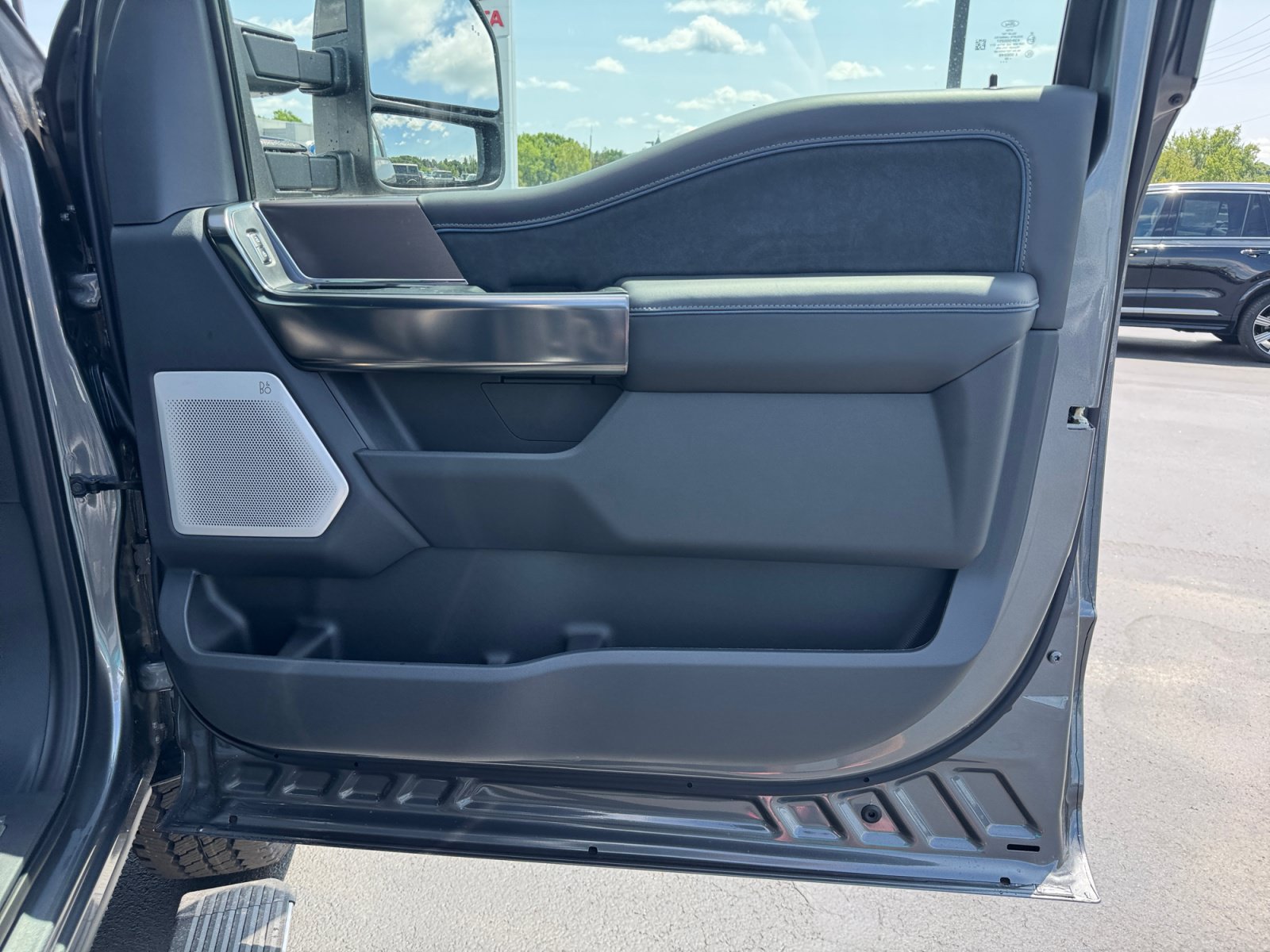 New 2026 Ford F250 Platinum w/ FX4 Off-Road Package AWD/4WD image 29