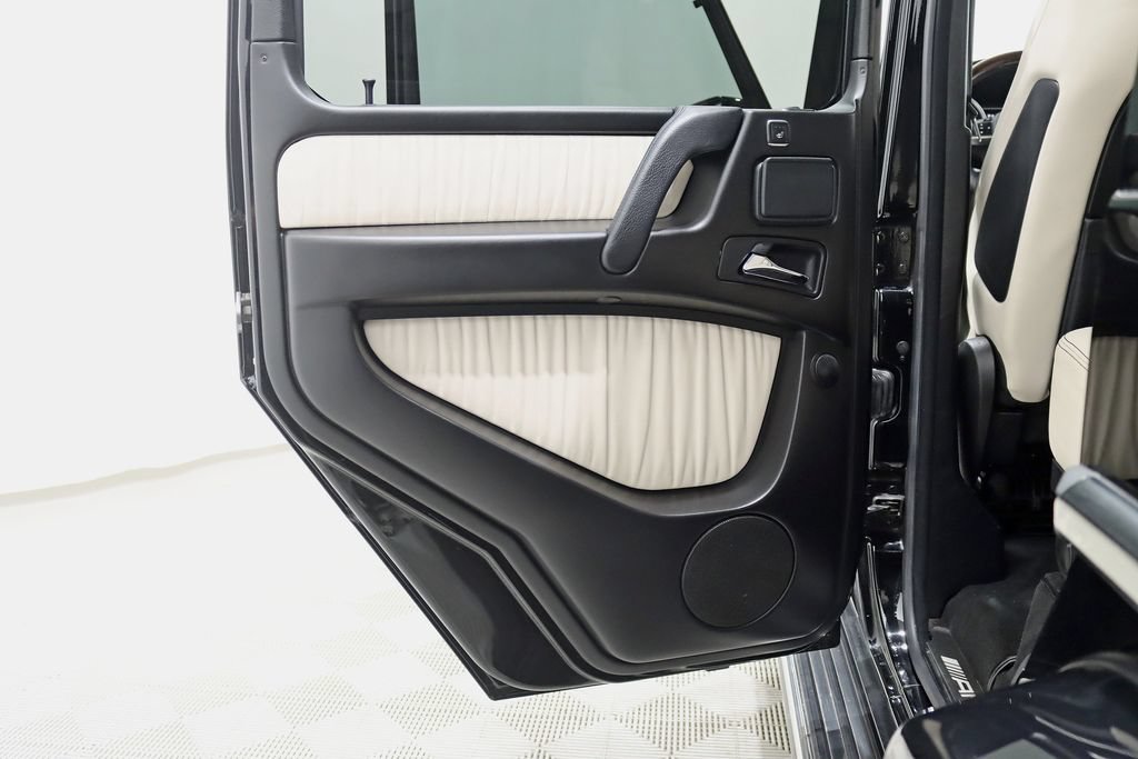 Used 2015 Mercedes-Benz G 63 AMG 4MATIC image 36