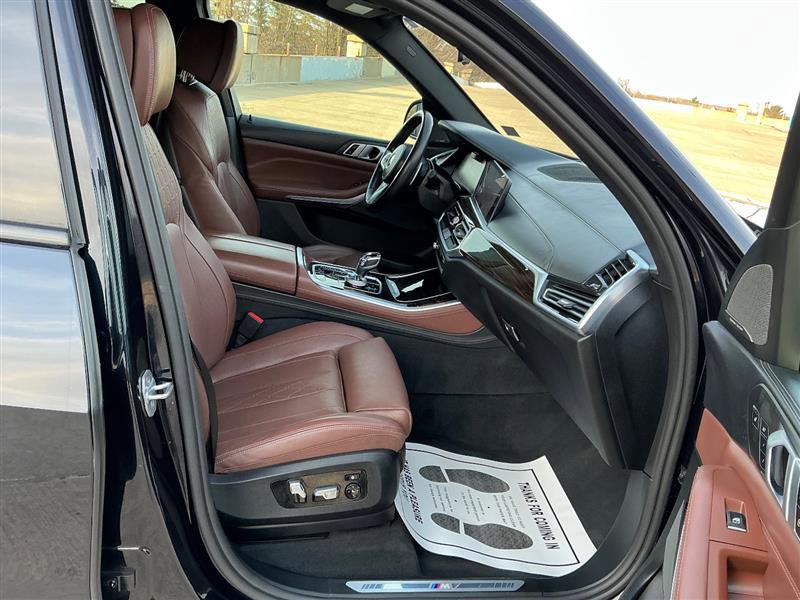 Used 2019 BMW X5 xDrive50i w/ M Sport Package image 38