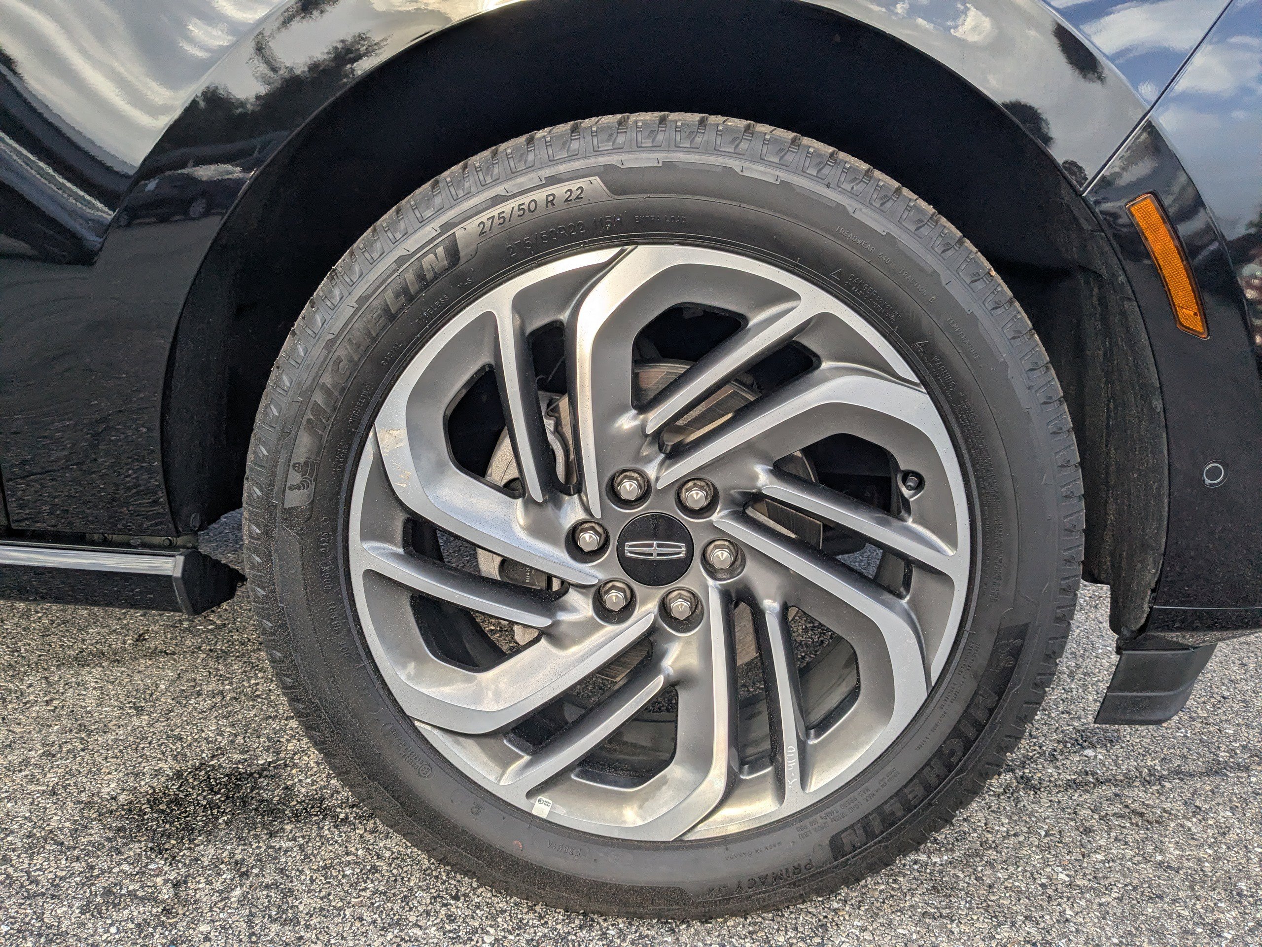 Used 2025 Lincoln Navigator Reserve image 11