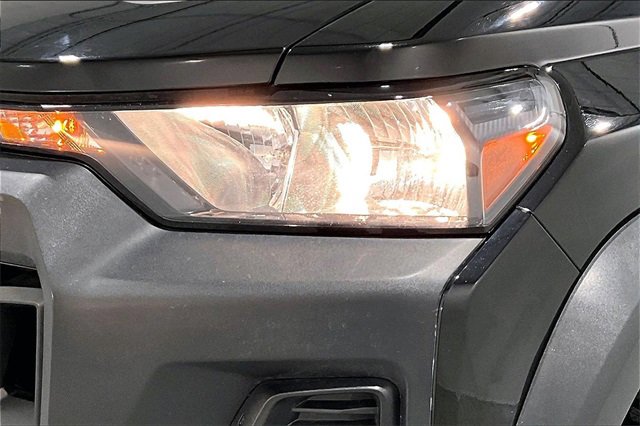 Used 2023 Chevrolet Colorado Trail Boss w/ Technology Package image 33