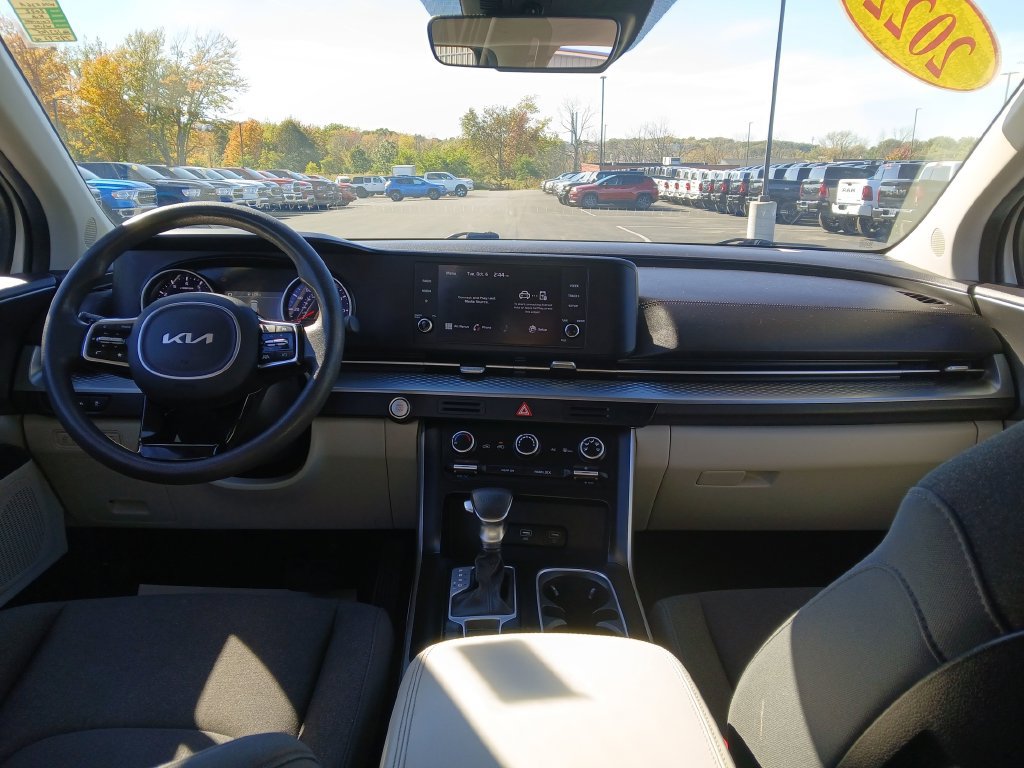 Used 2022 Kia Carnival LX FWD image 14