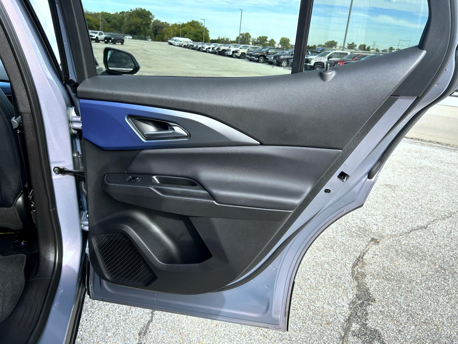 Certified 2025 Chevrolet Equinox EV LT w/ Convenience Package II AWD/4WD image 19