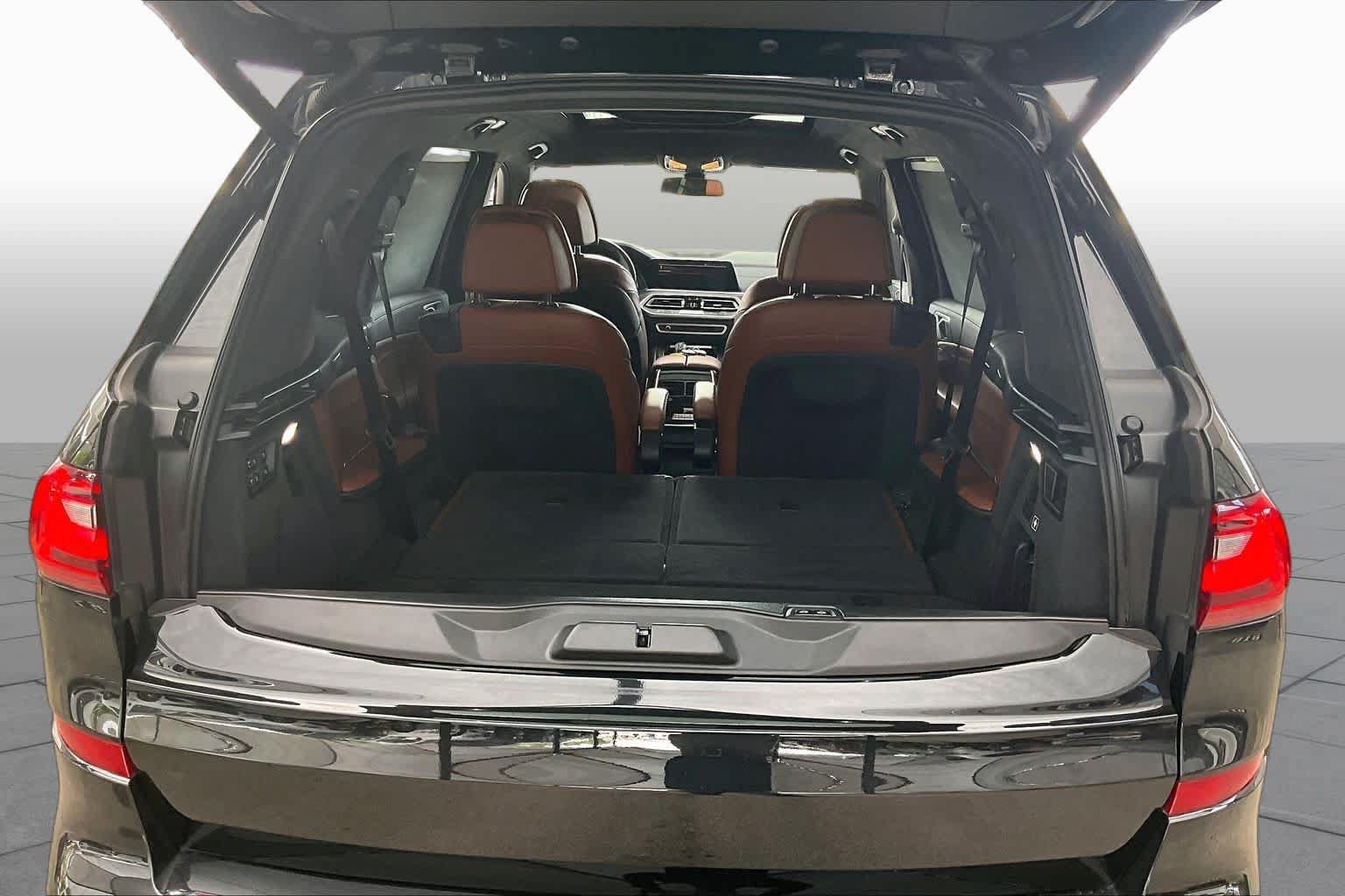 Used 2022 BMW X7 M50i AWD/4WD image 38