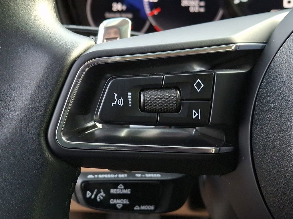 Used 2022 Porsche Panamera 4 image 18