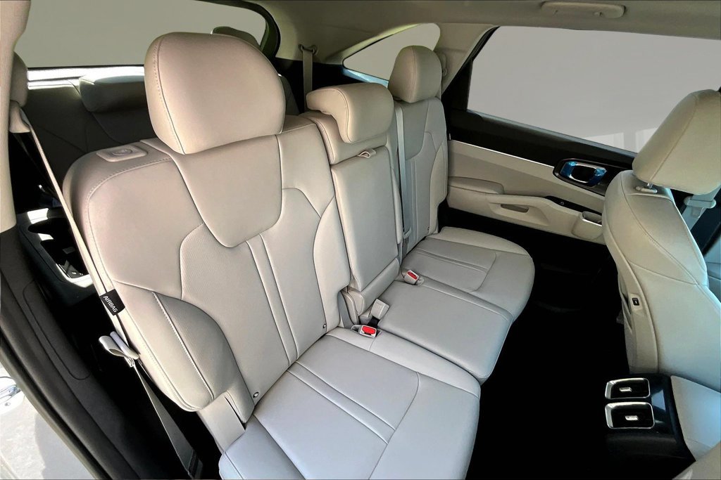 New 2026 Kia Sorento S w/ S Panoramic Sunroof Package FWD image 9