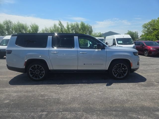 Used 2025 Jeep Grand Wagoneer L Series III w/ Rear Seat Video Group 1 AWD/4WD image 7