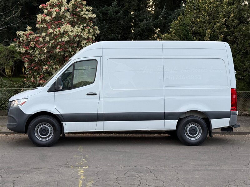 Used 2021 Mercedes-Benz Sprinter 2500 image 2