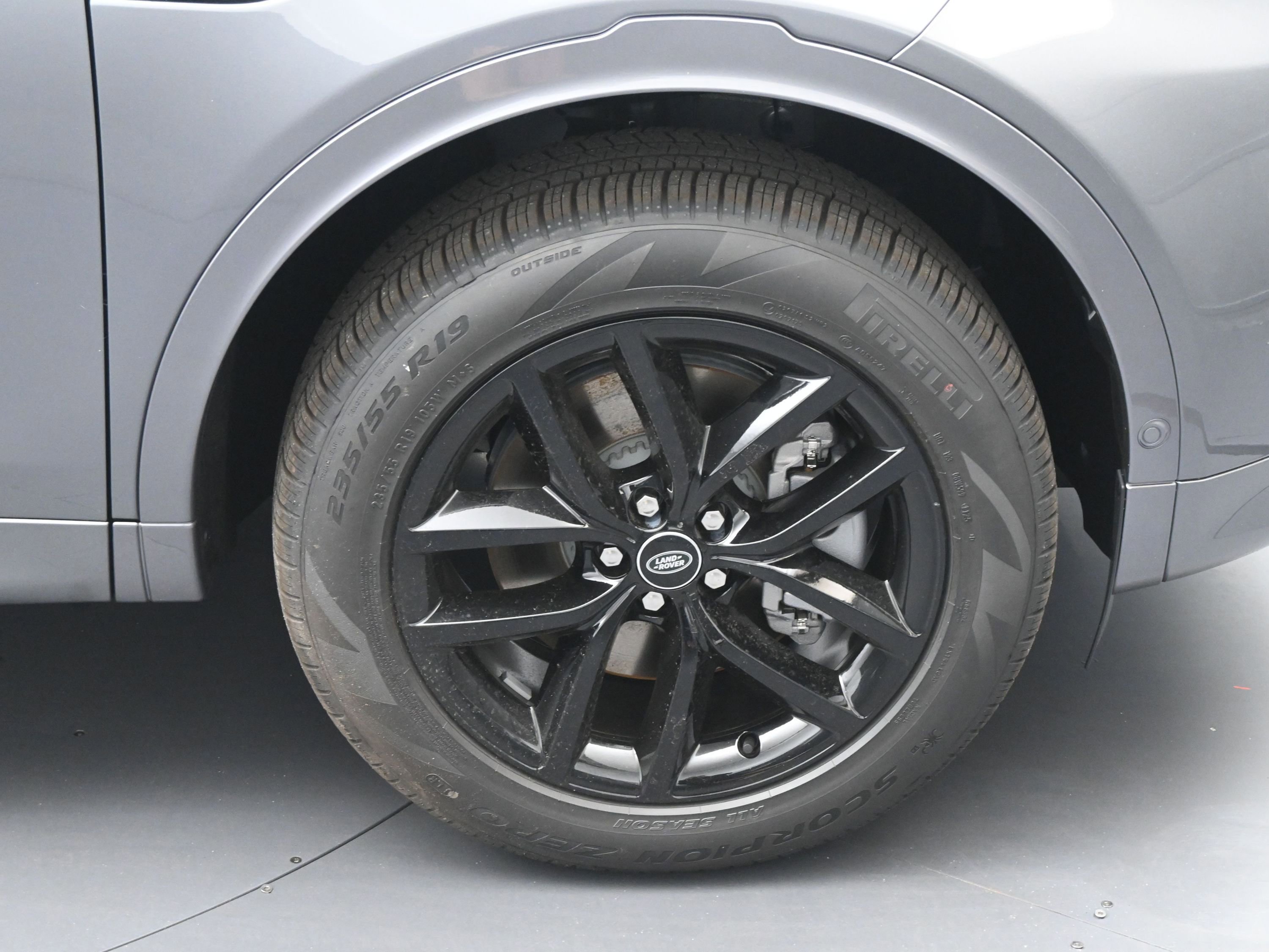 New 2025 Land Rover Discovery Sport S image 11