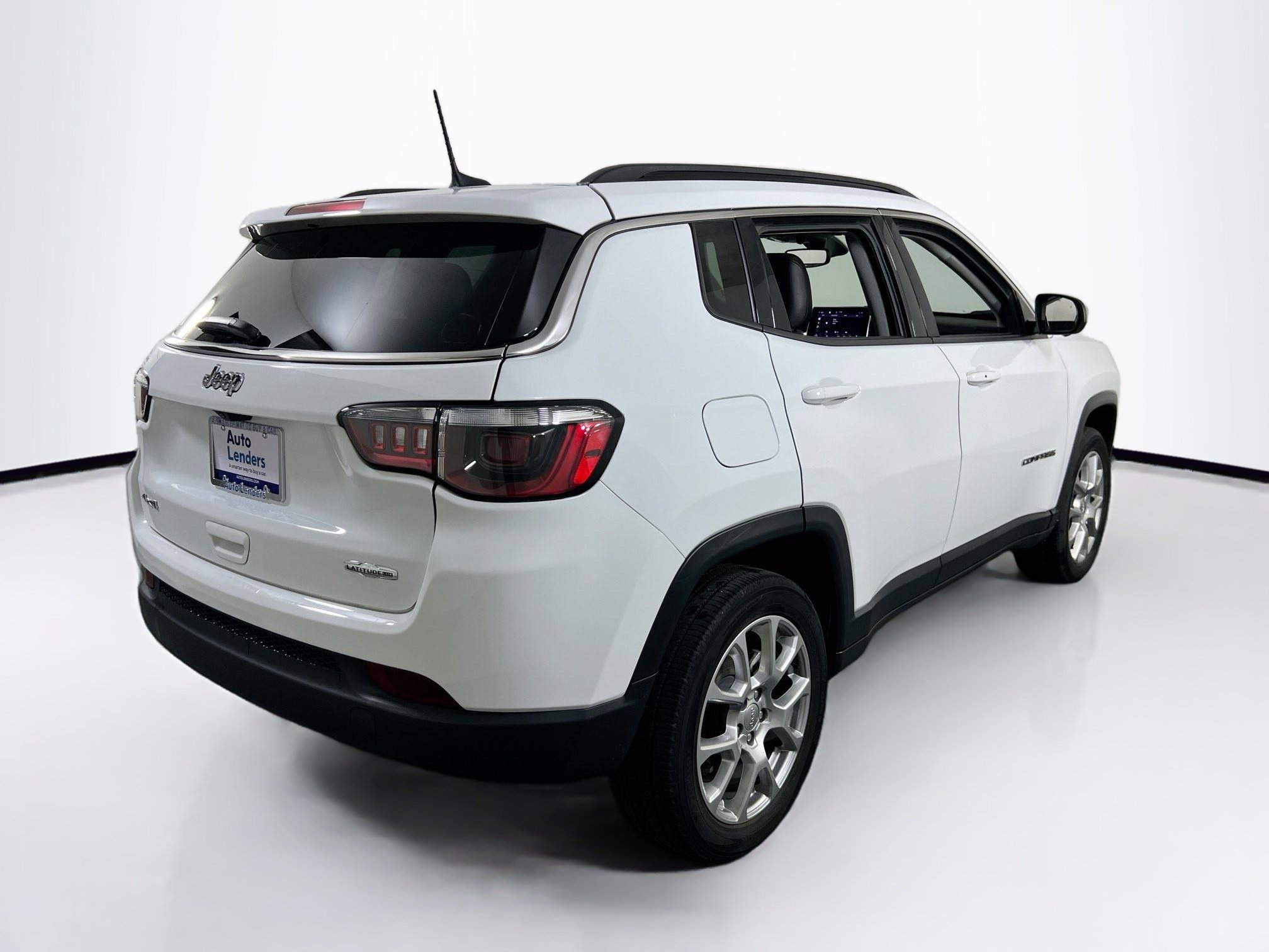 Used 2022 Jeep Compass Latitude image 5