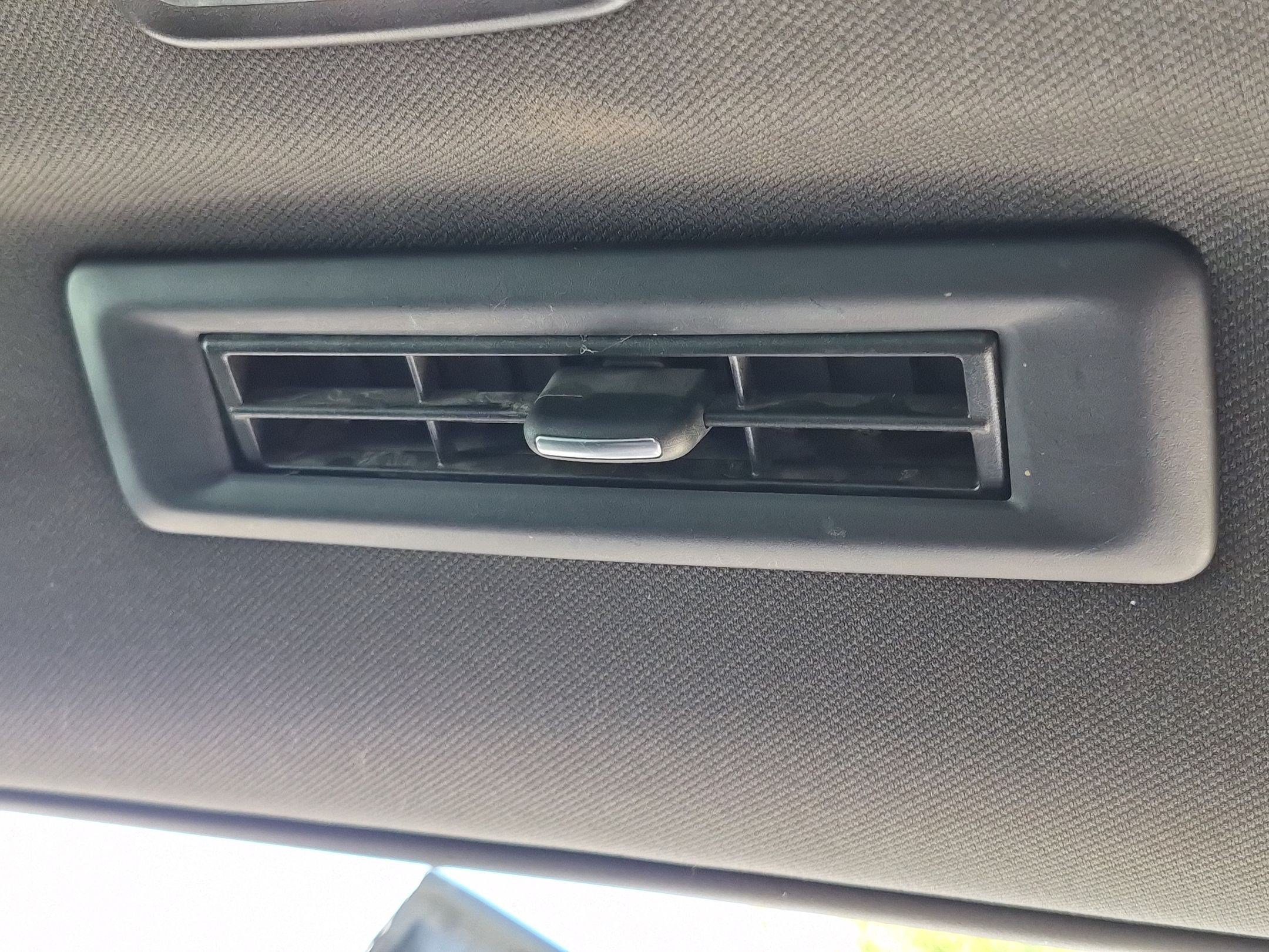 Used 2023 GMC Yukon XL Denali AWD/4WD image 27