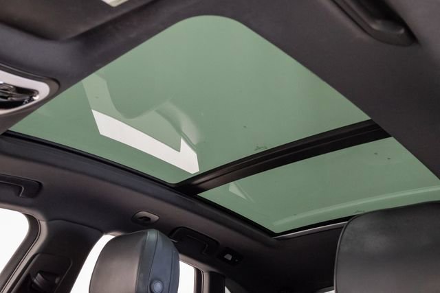 Used 2023 Porsche Macan image 9