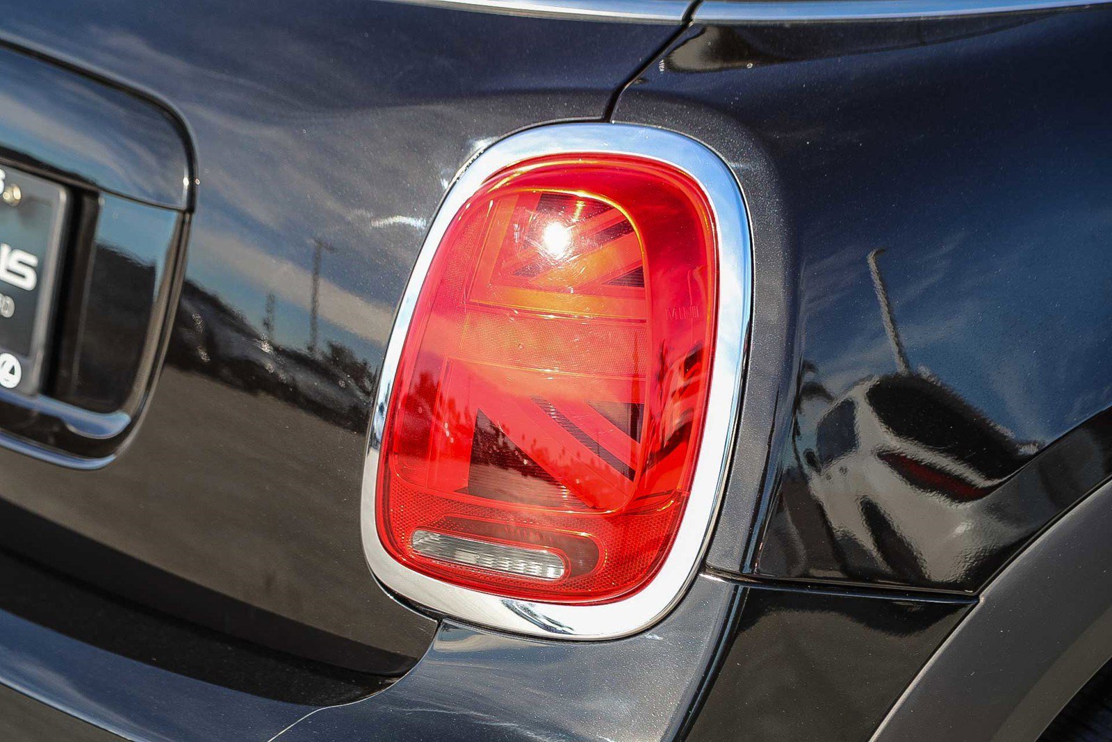 Used 2022 MINI Cooper 4-Door Hardtop image 9