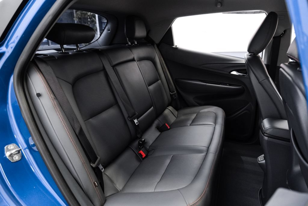 Used 2020 Chevrolet Bolt Premier w/ Infotainment Package FWD image 33