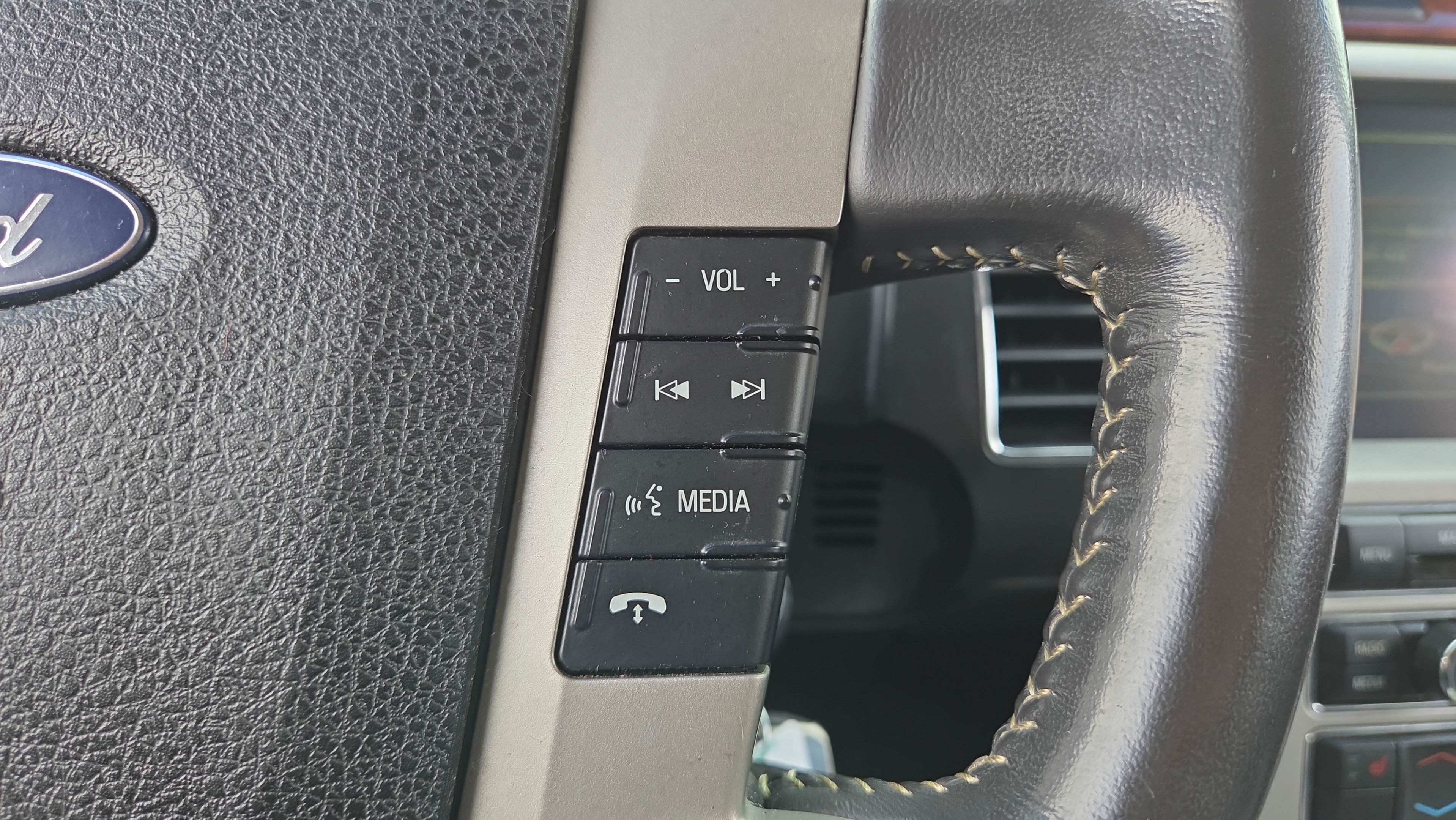 Used 2010 Ford Flex Limited FWD image 23