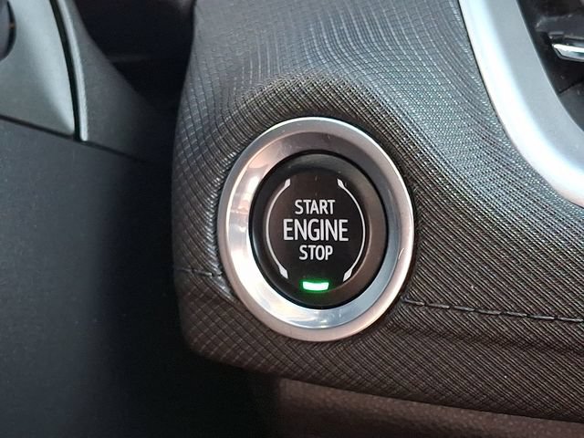 Used 2025 Chevrolet TrailBlazer LT AWD/4WD image 24