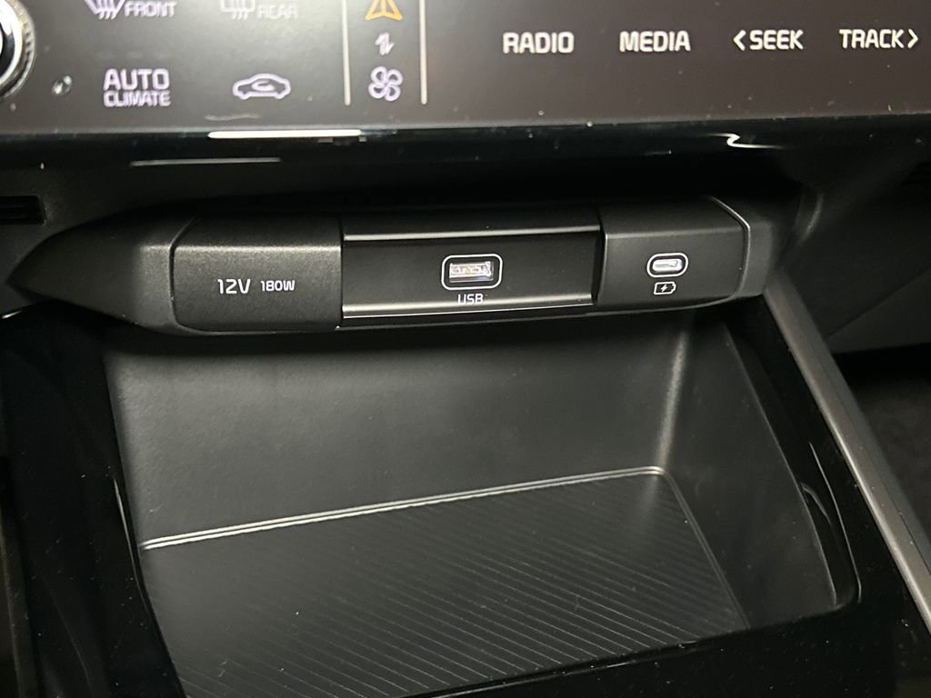 New 2026 Kia Niro LX image 25