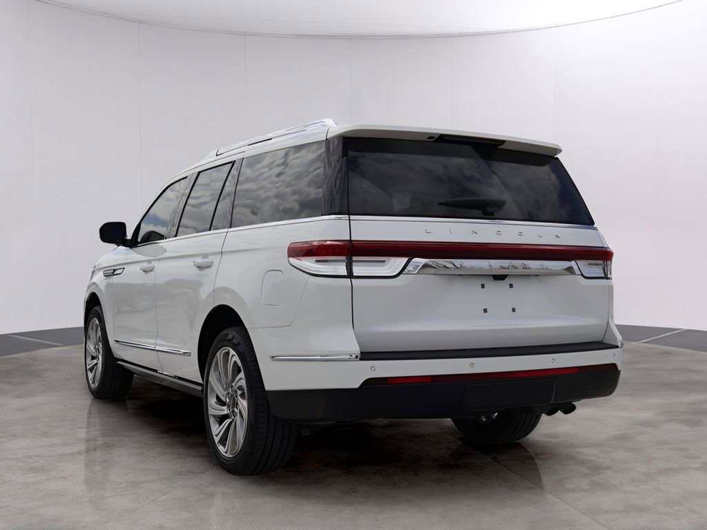 Used 2024 Lincoln Navigator Premiere image 5