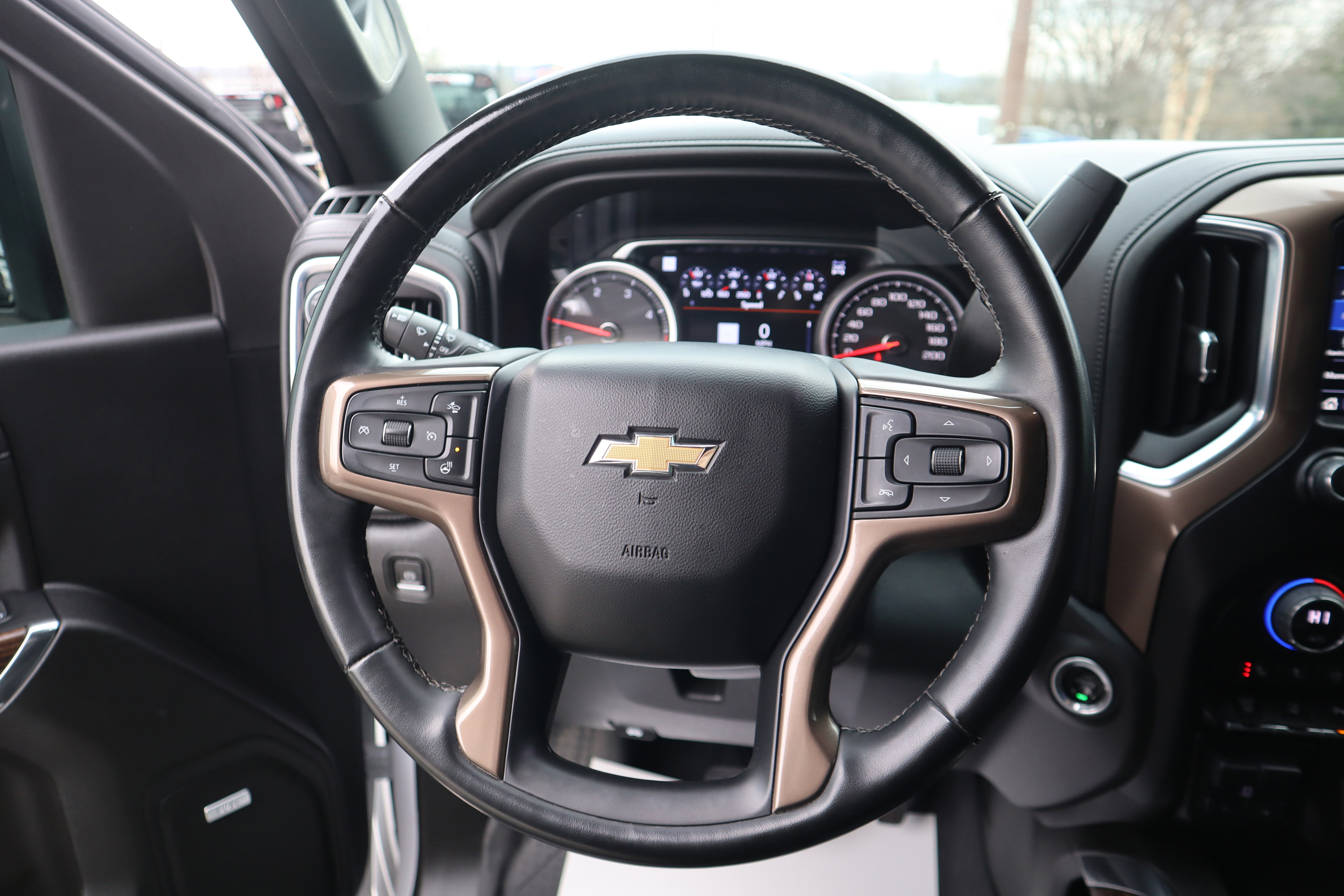 Used 2023 Chevrolet Silverado 2500 High Country w/ Technology Package image 17