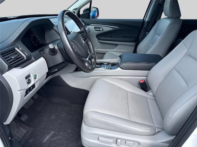 Certified 2025 Honda Ridgeline RTL image 9