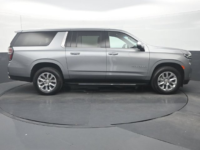 Used 2023 Chevrolet Suburban Premier AWD/4WD image 8