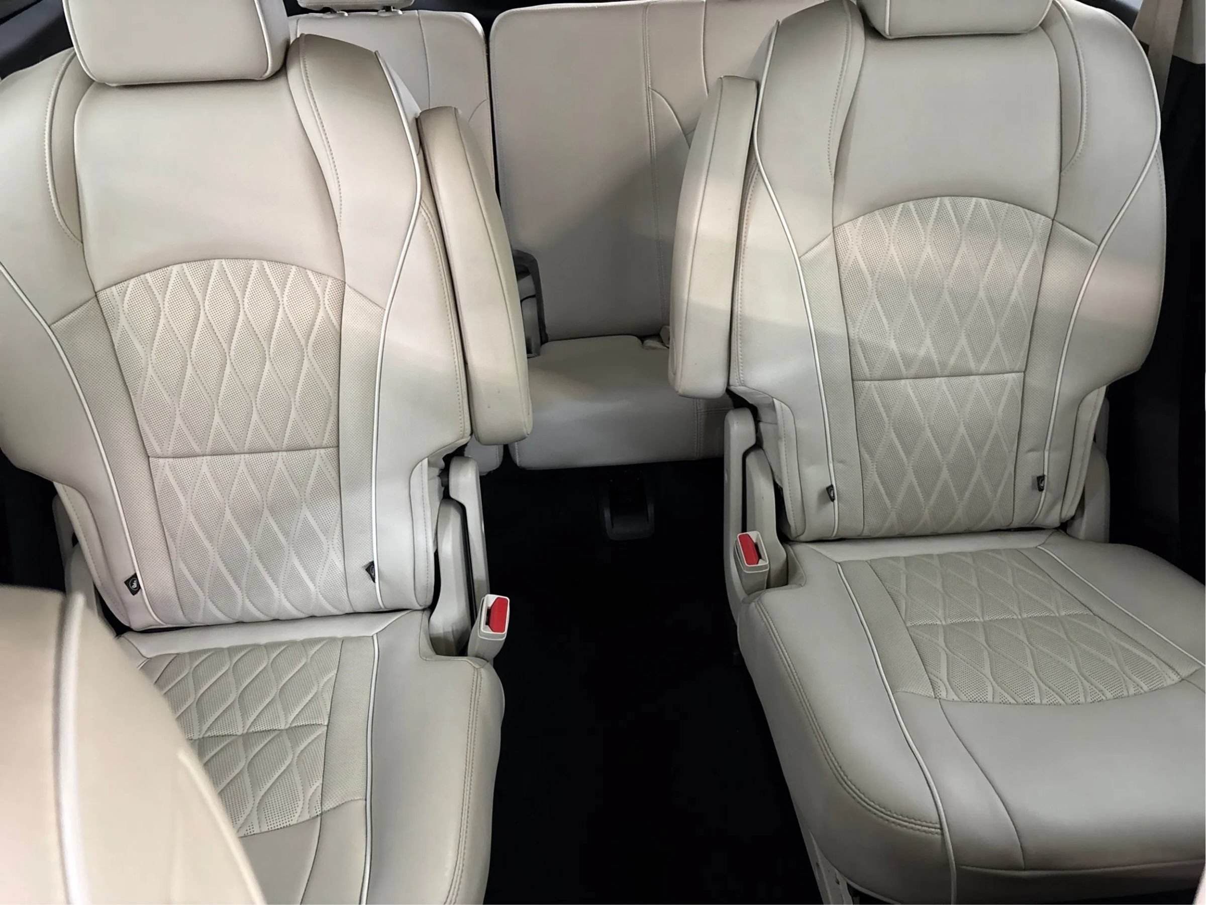Used 2022 Buick Enclave Avenir w/ Avenir Technology Package AWD/4WD image 20
