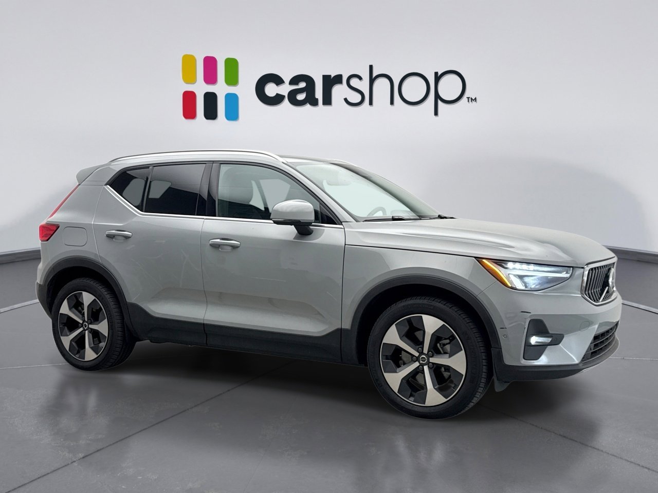 Used 2025 Volvo XC40 B5 Plus AWD/4WD image 7