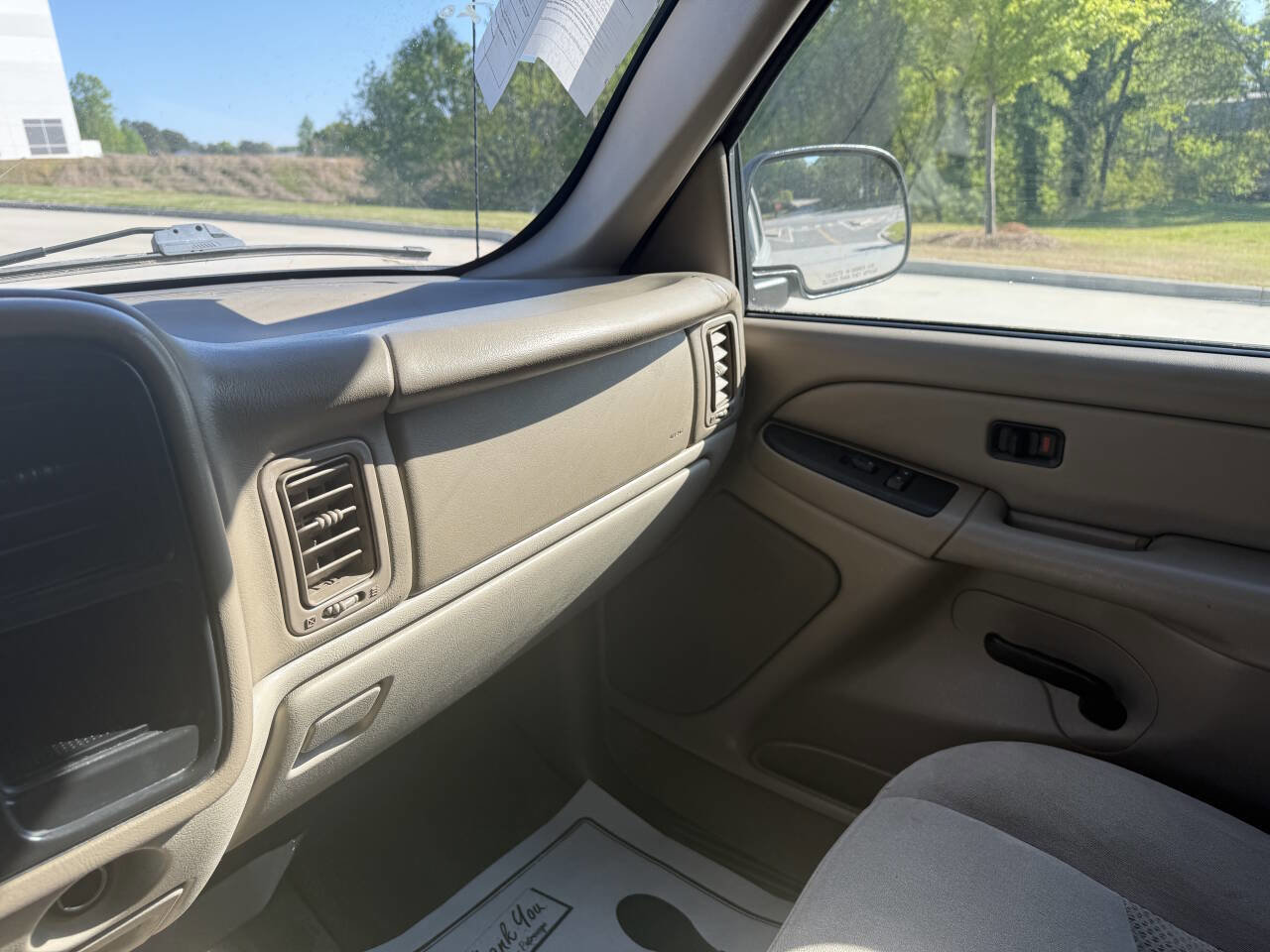 Used 2004 Chevrolet Tahoe LS w/ Cargo Package image 20