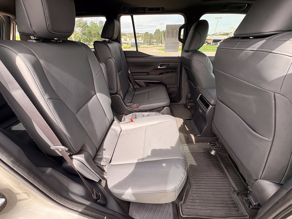 Used 2025 Lexus GX 550 w/ Accessory Package (2T) AWD/4WD image 34