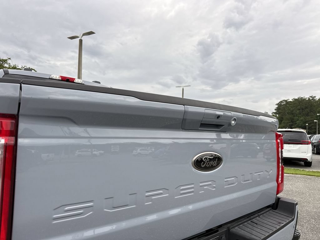 Used 2025 Ford F350 Lariat w/ Lariat Ultimate Package AWD/4WD image 5