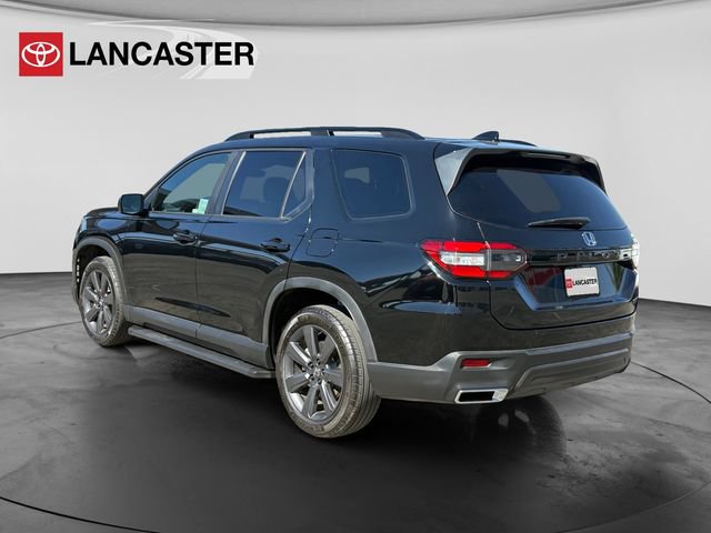 Used 2025 Honda Pilot Sport image 5