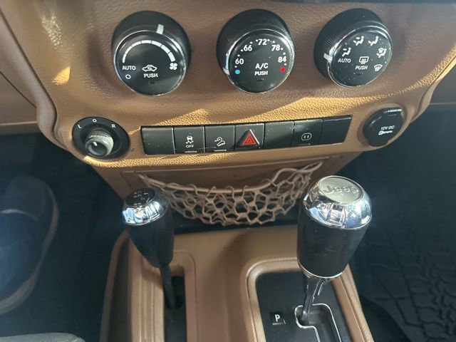 Used 2012 Jeep Wrangler Unlimited Sahara w/ Connectivity Group image 21