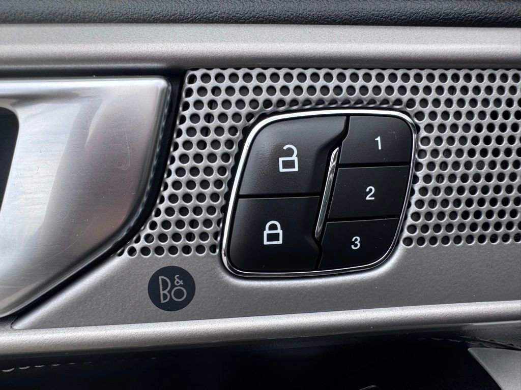 Certified 2022 Ford Explorer Limited w/ Equipment Group 301A image 29