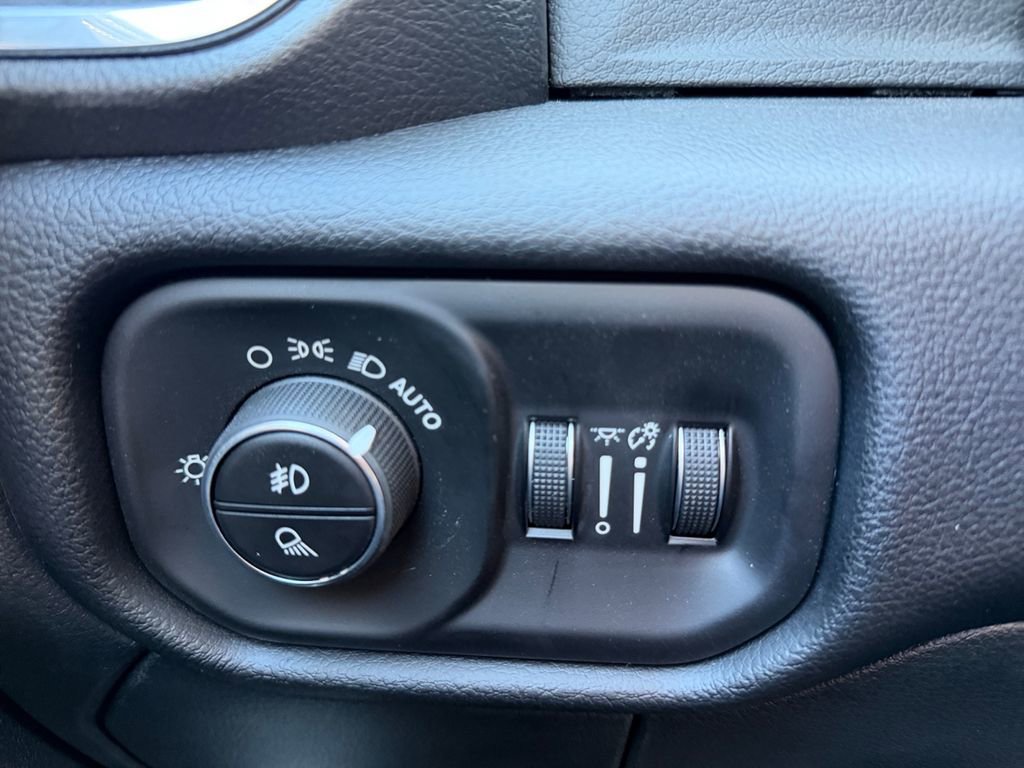 New 2026 RAM 3500 Laramie AWD/4WD image 18