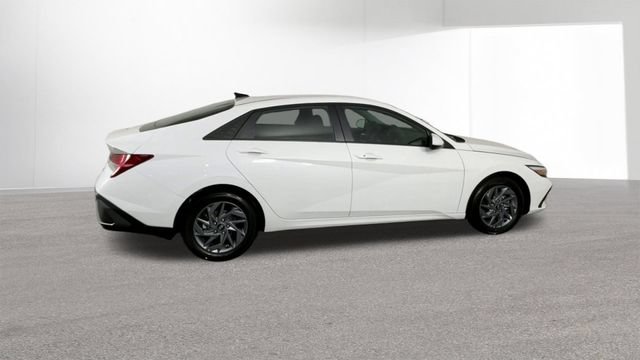 New 2026 Hyundai Elantra Hybrid FWD image 9