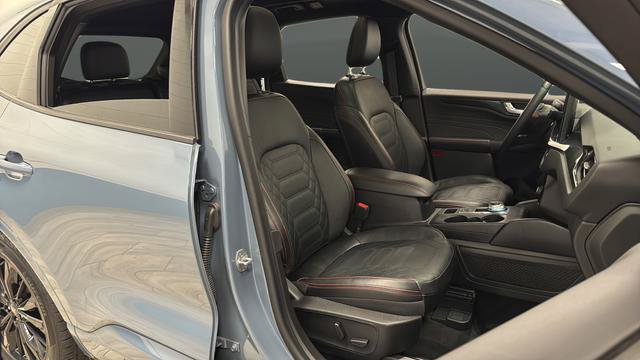 Used 2023 Ford Escape ST-Line Elite w/ Premium Technology Package AWD/4WD image 25