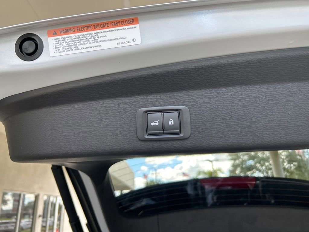 New 2025 Mitsubishi Outlander SE image 33