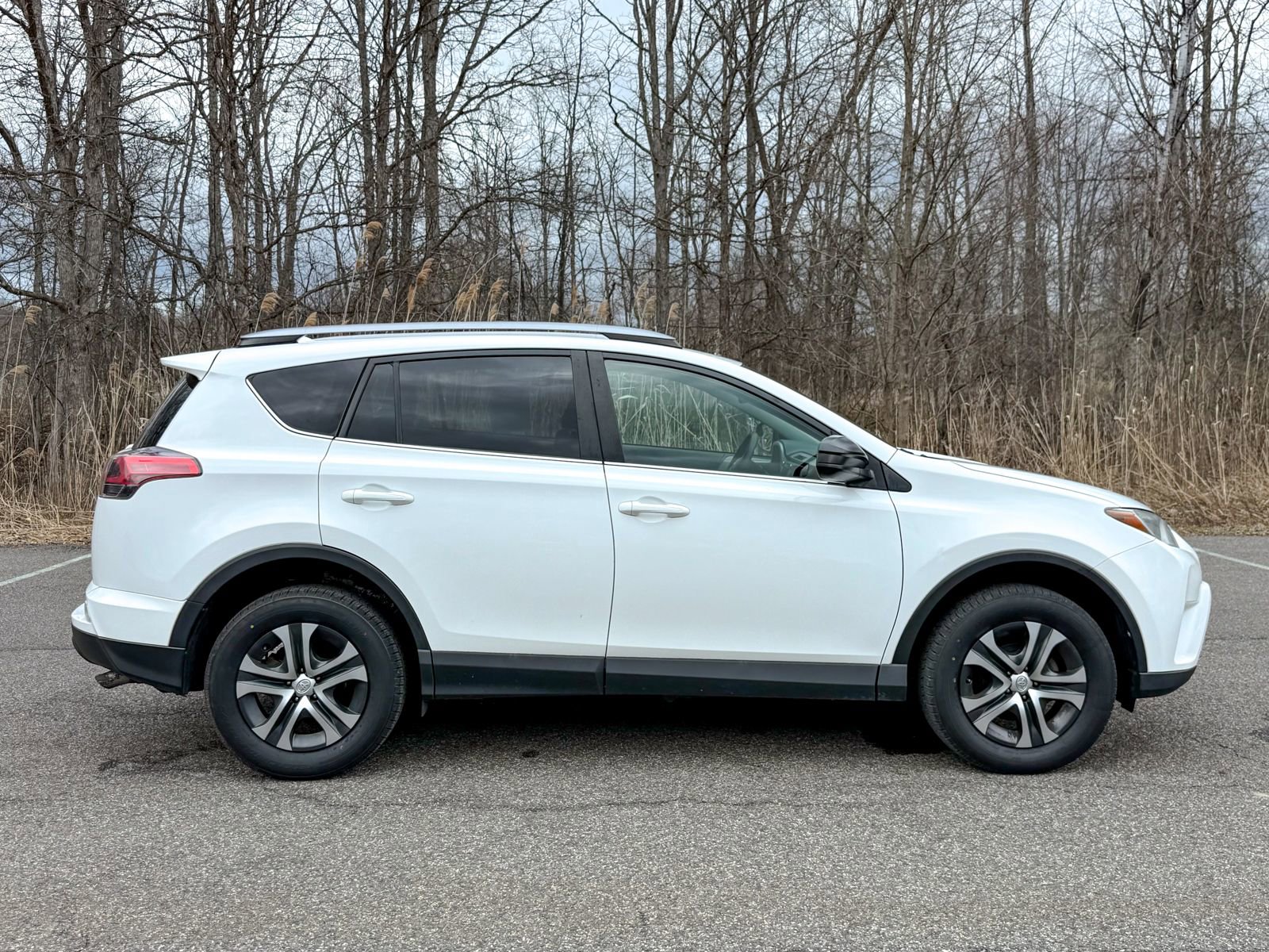 Used 2018 Toyota RAV4 LE w/ All Weather Liner Package image 7