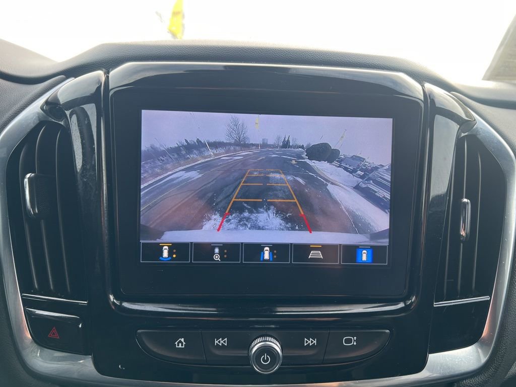 Used 2023 Chevrolet Traverse RS image 19