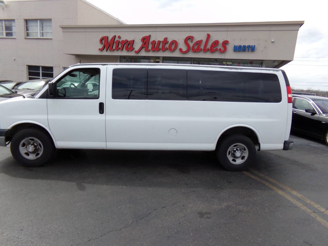 Used 2013 Chevrolet Express 3500 LT w/ LT Preferred Equipment Group RWD image 40